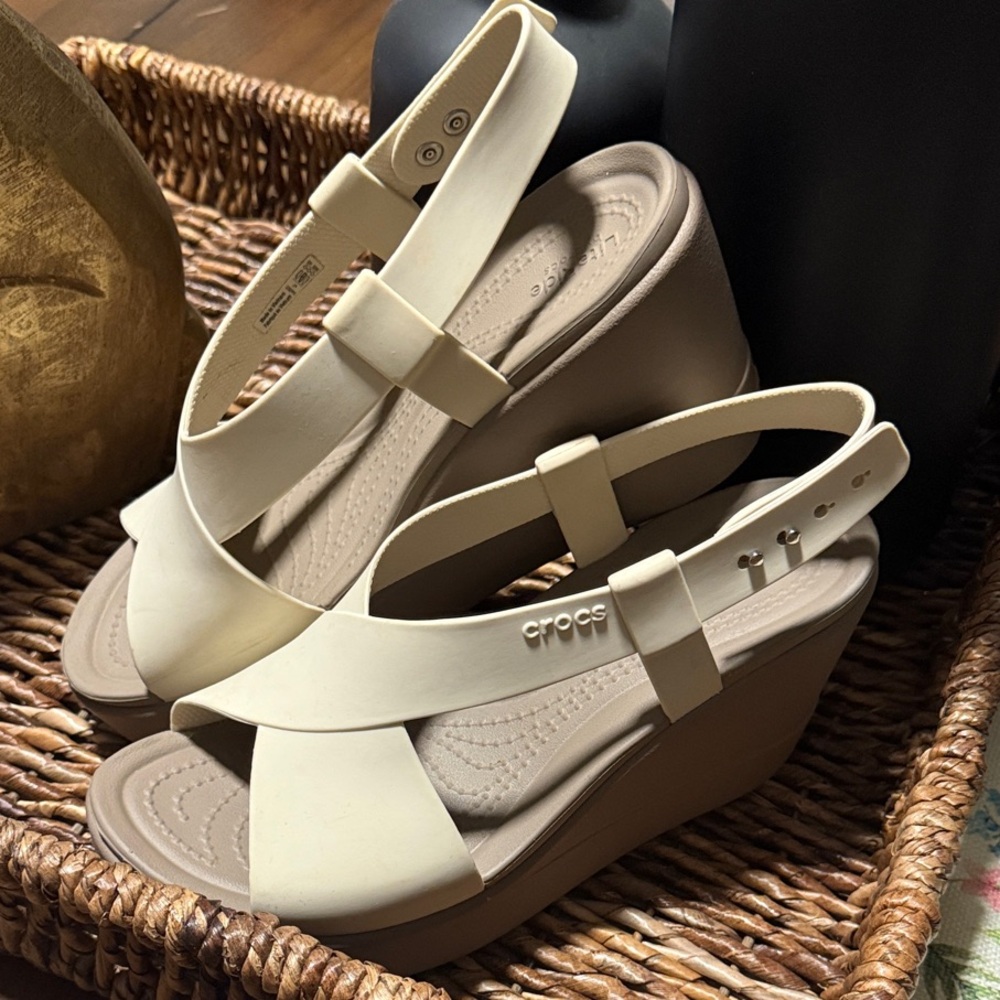 CROCS Women's Tan Sandals
